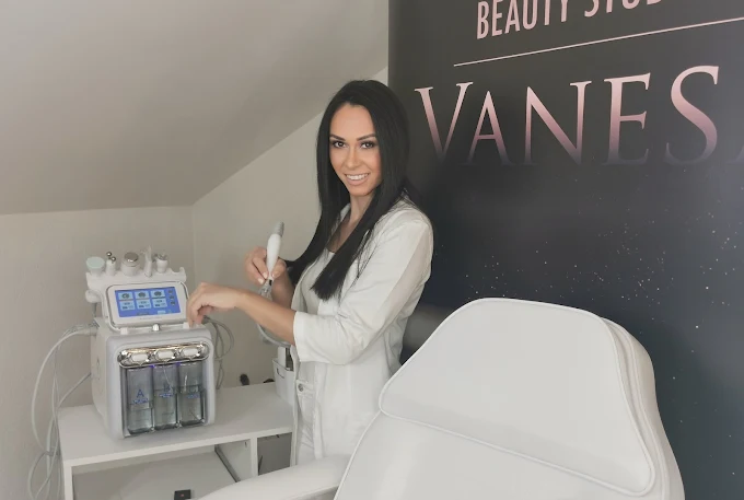 Interijer studija s aparatom za Hydrafacial tretman